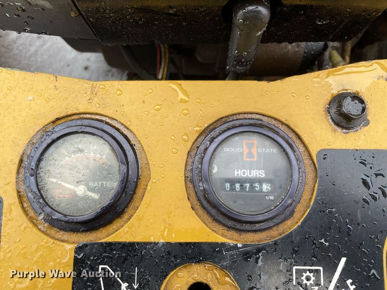 image for item MA9896 1994 Vermeer V1850  trencher