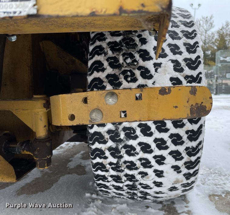 image for item MA9896 1994 Vermeer V1850  trencher