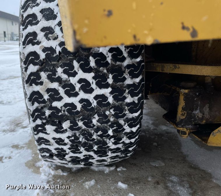 image for item MA9896 1994 Vermeer V1850  trencher