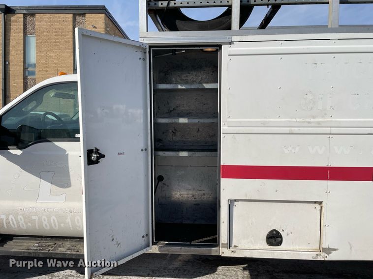 image for item MA9897 2013 Ford F550 Super Duty XL  utility / service truck