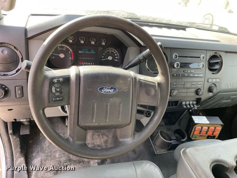 image for item MA9897 2013 Ford F550 Super Duty XL  utility / service truck