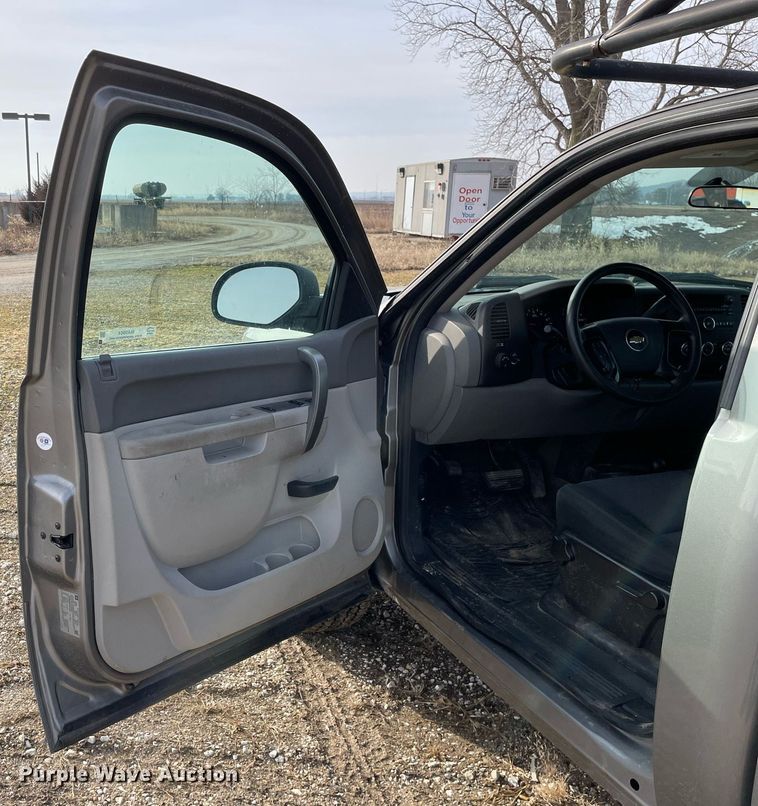 image for item MA9904 2012  Chevrolet Silverado 1500  pickup truck