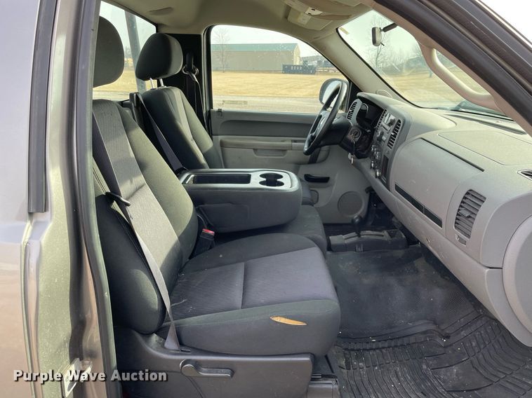 image for item MA9904 2012  Chevrolet Silverado 1500  pickup truck