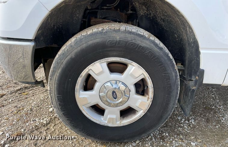 image for item MA9905 2014 Ford F150 XLT  SuperCrew pickup truck