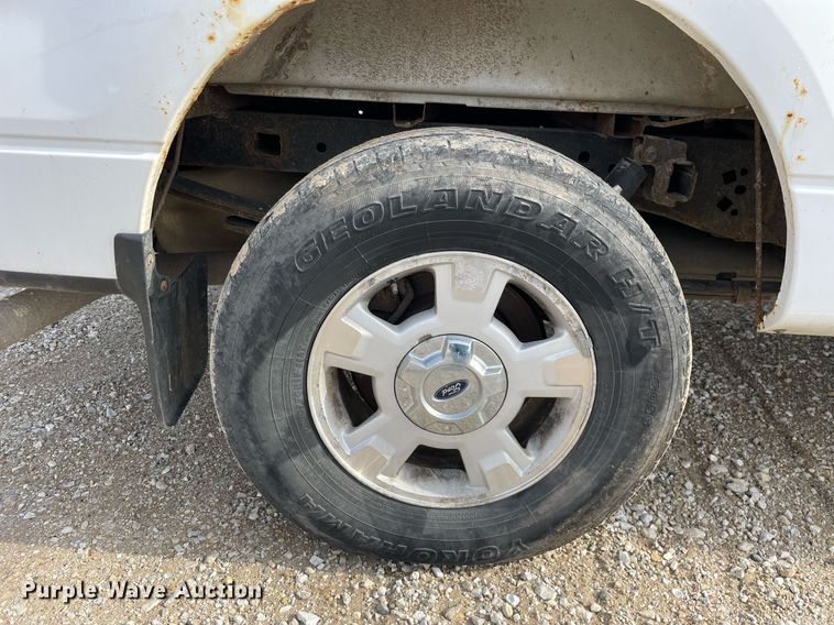 image for item MA9905 2014 Ford F150 XLT  SuperCrew pickup truck