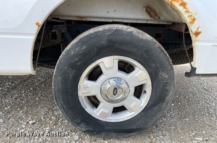 image for item MA9905 2014 Ford F150 XLT  SuperCrew pickup truck