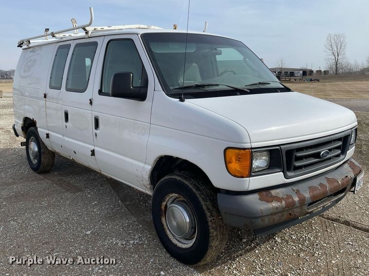 image for item MA9906 2006 Ford E350 Super Duty  van