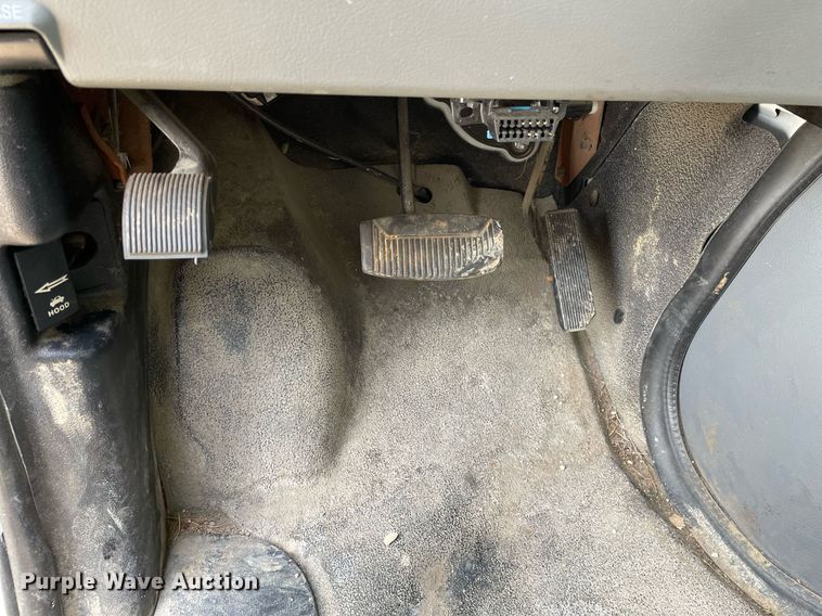 image for item MA9906 2006 Ford E350 Super Duty  van