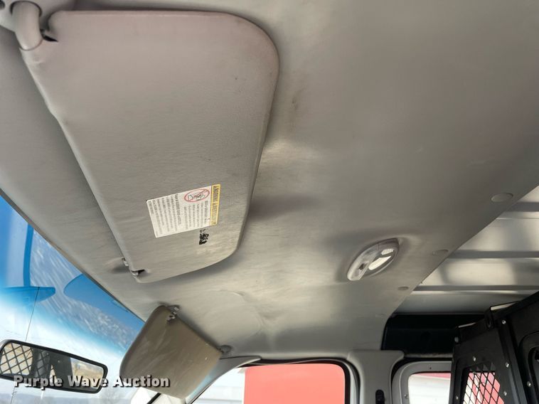 image for item MA9906 2006 Ford E350 Super Duty  van