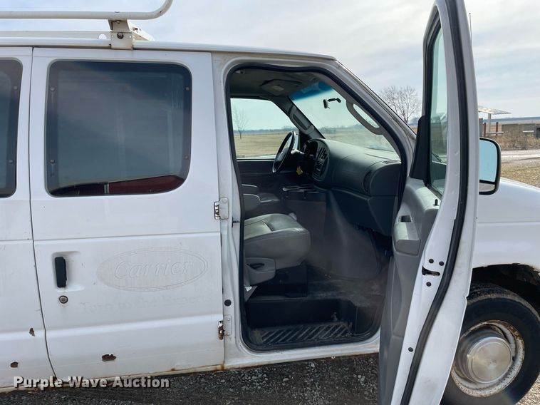image for item MA9906 2006 Ford E350 Super Duty  van
