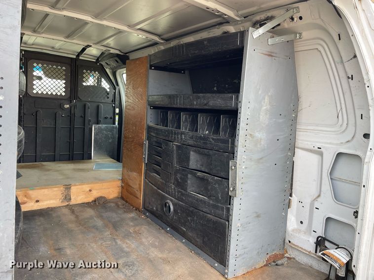 image for item MA9906 2006 Ford E350 Super Duty  van