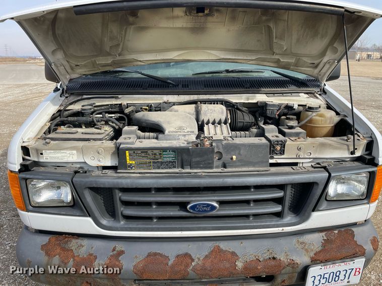 image for item MA9906 2006 Ford E350 Super Duty  van