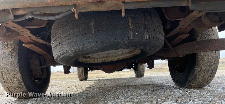 image for item MA9906 2006 Ford E350 Super Duty  van