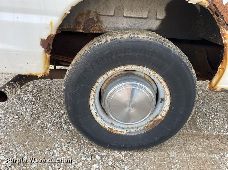 image for item MA9906 2006 Ford E350 Super Duty  van