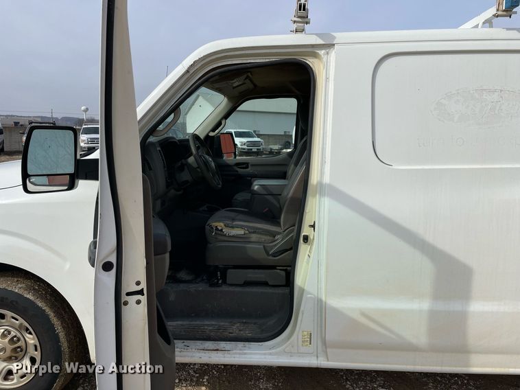 image for item MA9908 2013 Nissan NV3500HD  van