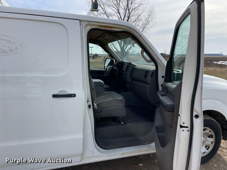 image for item MA9908 2013 Nissan NV3500HD  van