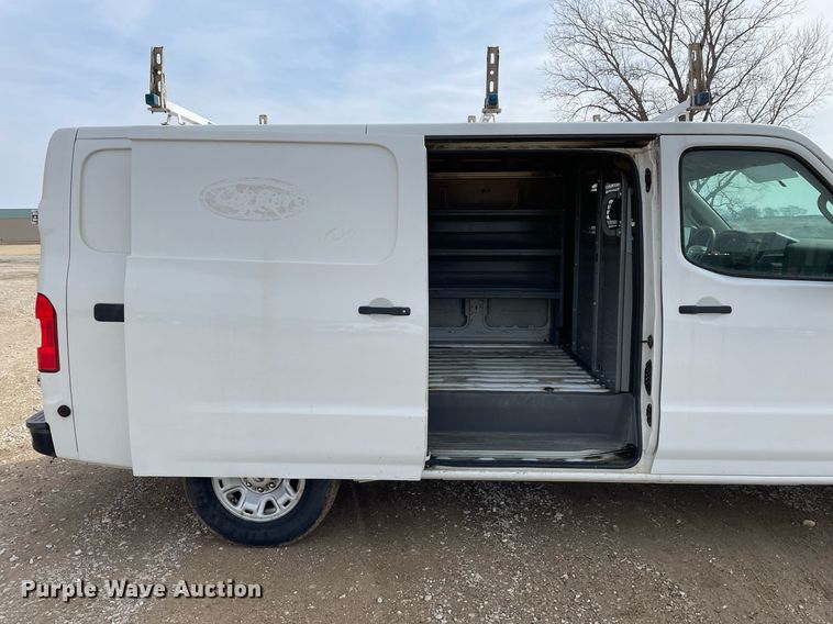 image for item MA9908 2013 Nissan NV3500HD  van