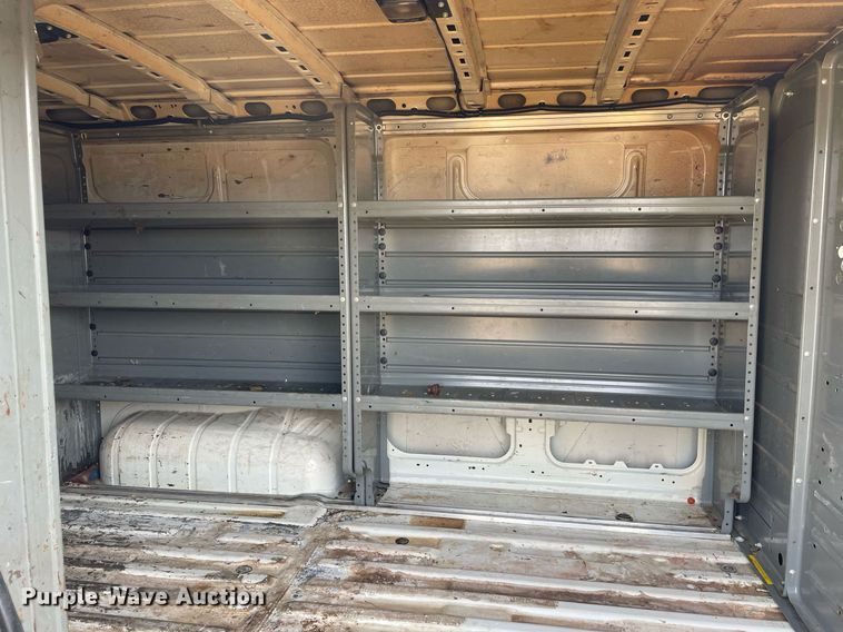 image for item MA9908 2013 Nissan NV3500HD  van