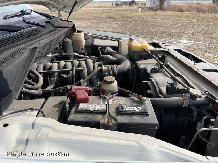 image for item MA9908 2013 Nissan NV3500HD  van