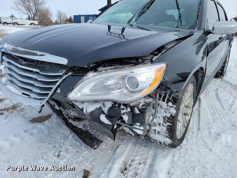 image for item MC9541 2011 Chrysler 200