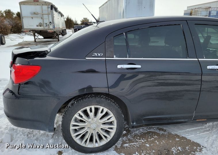 image for item MC9541 2011 Chrysler 200