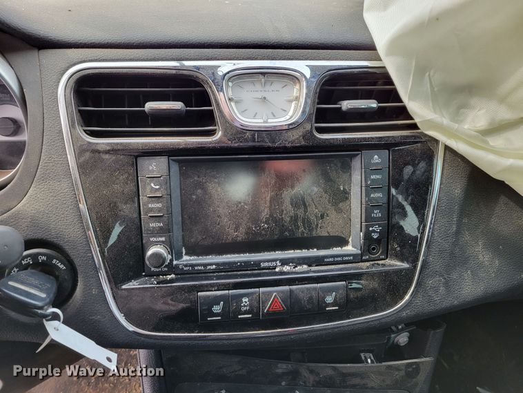 image for item MC9541 2011 Chrysler 200