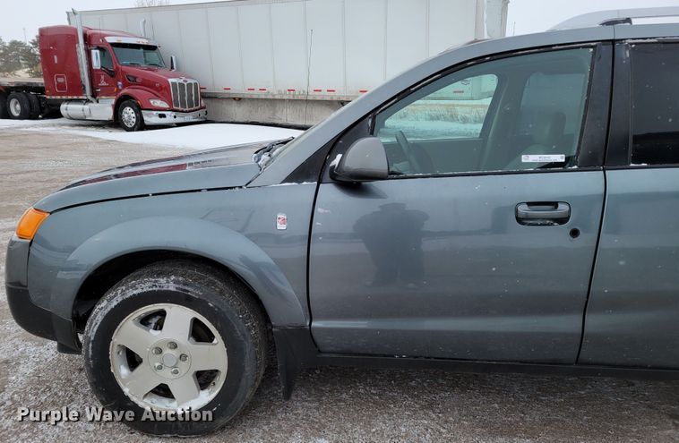 image for item MC9542 2005 Saturn Vue  SUV