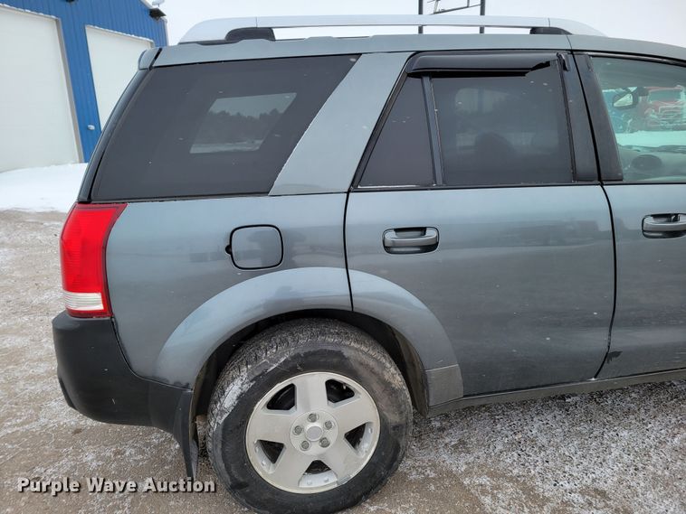 image for item MC9542 2005 Saturn Vue  SUV