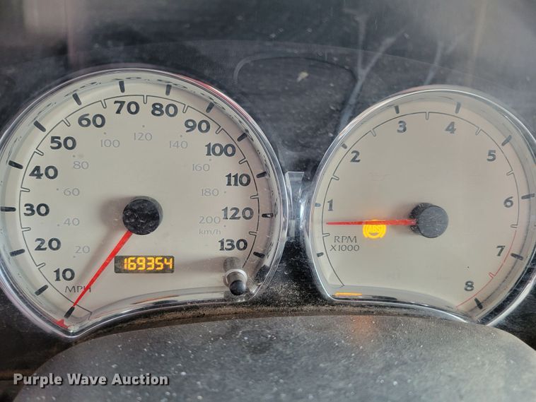 image for item MC9542 2005 Saturn Vue  SUV