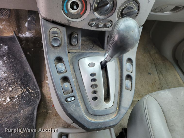 image for item MC9542 2005 Saturn Vue  SUV