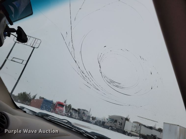 image for item MC9542 2005 Saturn Vue  SUV