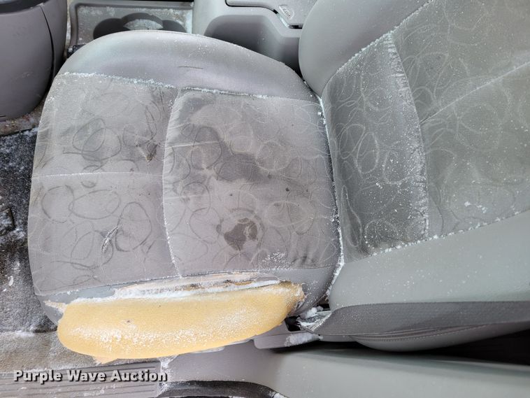 image for item MC9542 2005 Saturn Vue  SUV