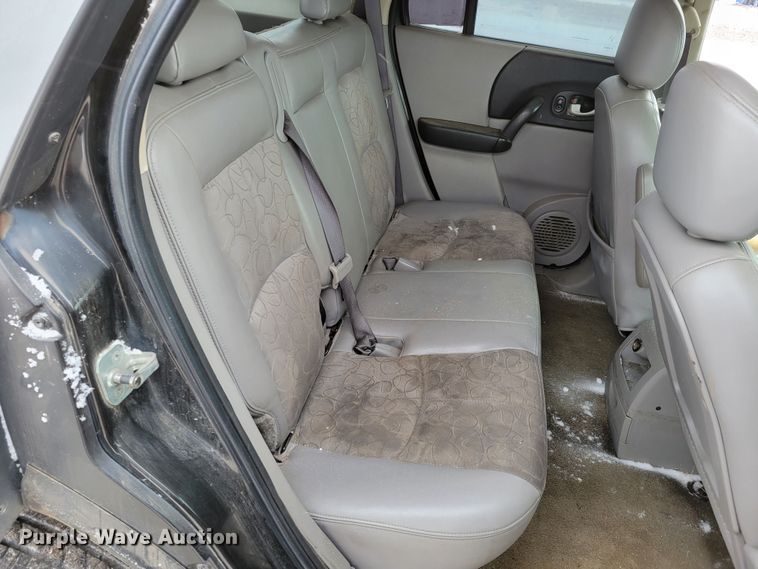 image for item MC9542 2005 Saturn Vue  SUV