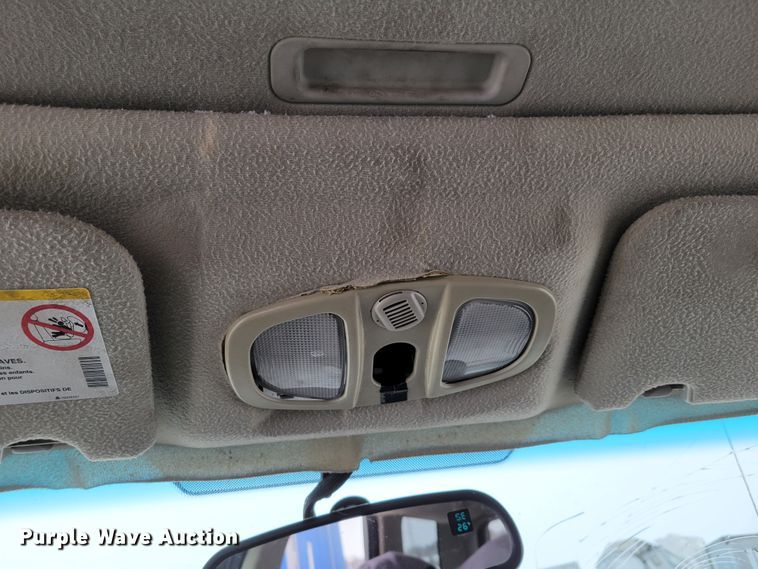 image for item MC9542 2005 Saturn Vue  SUV