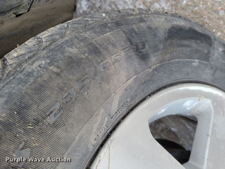 image for item MC9542 2005 Saturn Vue  SUV