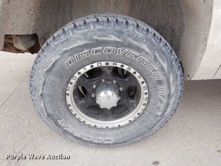 image for item MC9788 2008 Chevrolet Silverado 2500HD  pickup truck