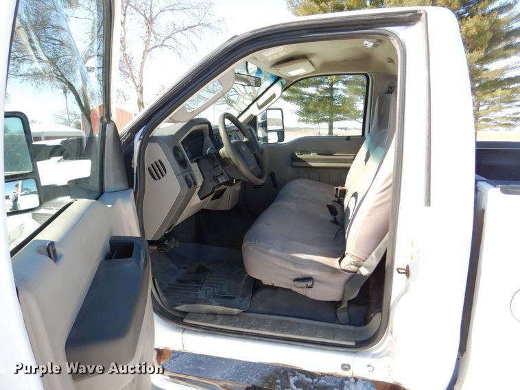 image for item MC9791 2010 Ford F250 Super Duty XL  pickup truck