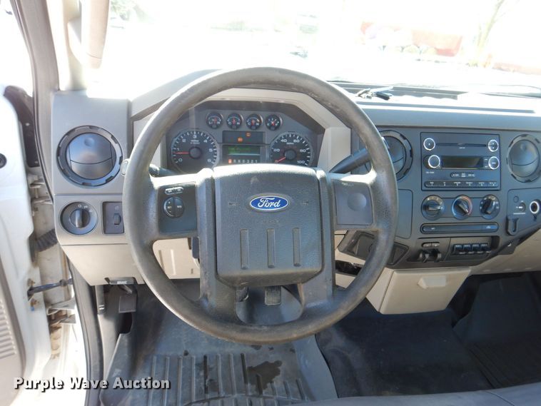 image for item MC9791 2010 Ford F250 Super Duty XL  pickup truck