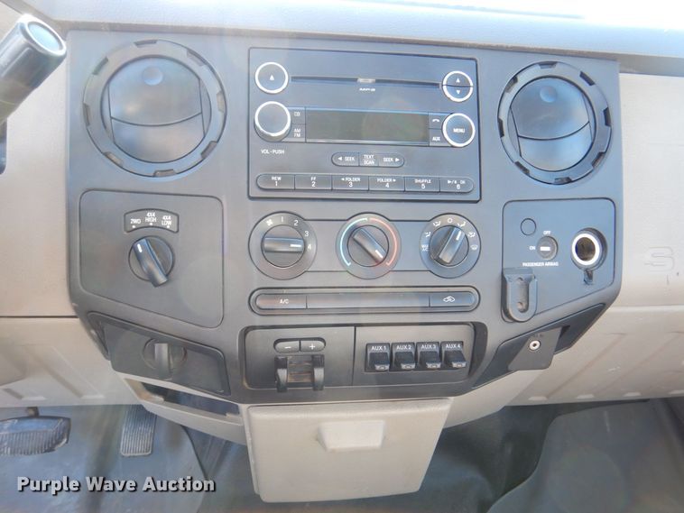 image for item MC9791 2010 Ford F250 Super Duty XL  pickup truck