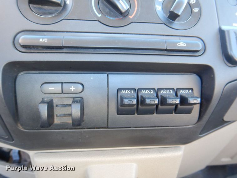 image for item MC9791 2010 Ford F250 Super Duty XL  pickup truck