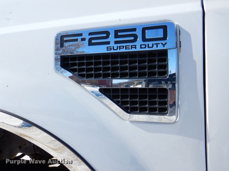 image for item MC9791 2010 Ford F250 Super Duty XL  pickup truck