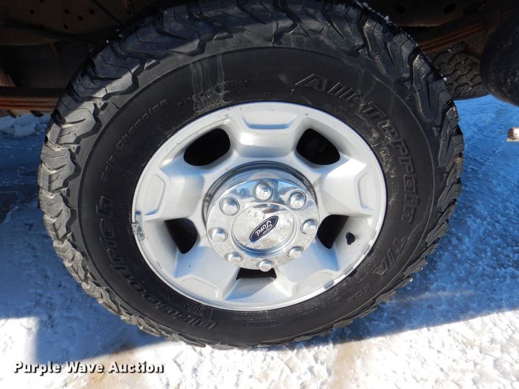 image for item MC9791 2010 Ford F250 Super Duty XL  pickup truck