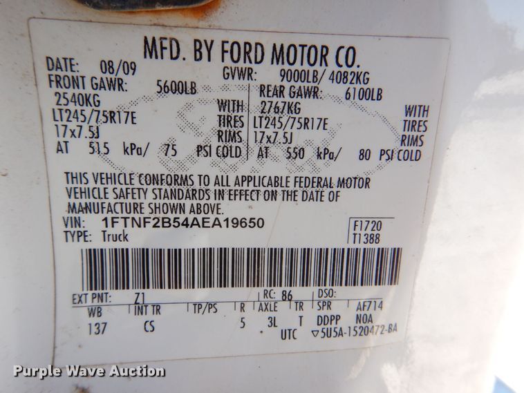 image for item MC9791 2010 Ford F250 Super Duty XL  pickup truck