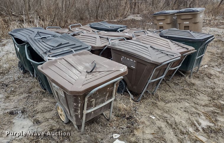 image for item MD9294 (12) Ameri-Kart trash cans