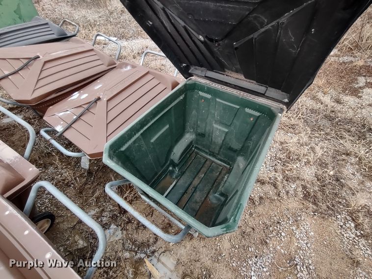 image for item MD9294 (12) Ameri-Kart trash cans