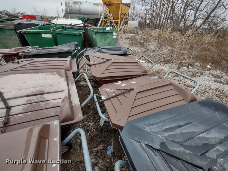 (12) AmeriKart trash cans in Butler, MO Item MD9294 sold Purple Wave