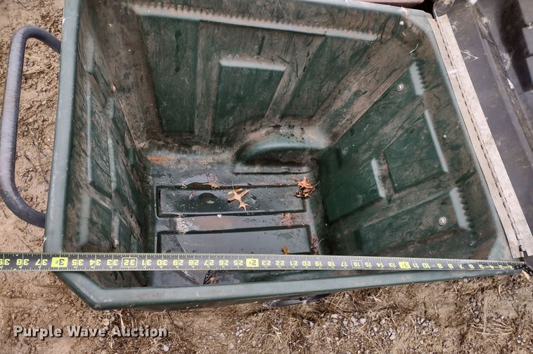 image for item MD9294 (12) Ameri-Kart trash cans