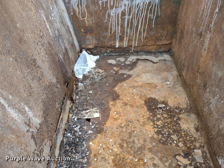 image for item MD9295 (32) dumpsters