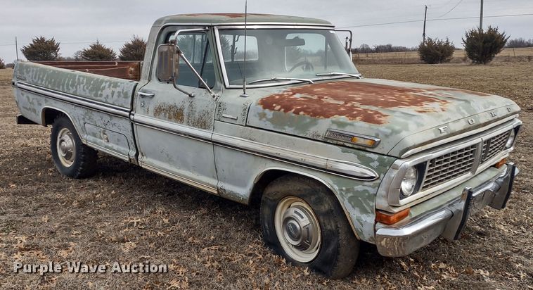 image for item MD9300 1970 Ford F250 Camper Special  pickup truck