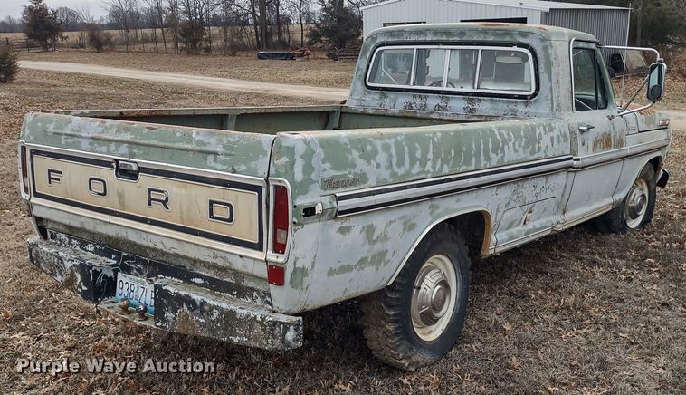 image for item MD9300 1970 Ford F250 Camper Special  pickup truck